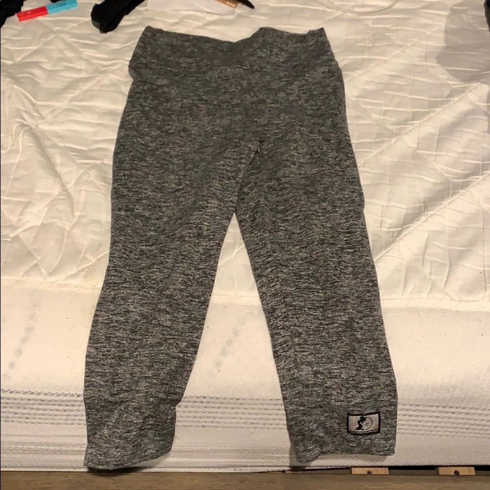 Grey Butt Scrunch Capri Leggings